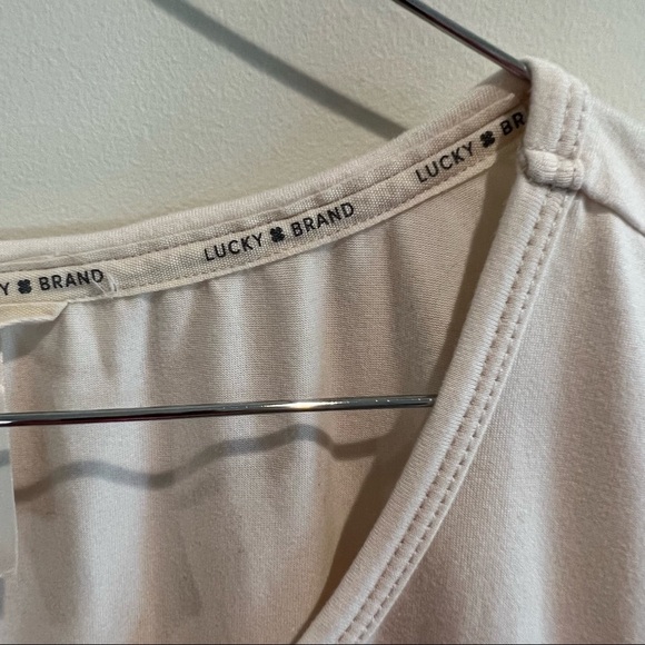 Lucky brand “LUCKY” tshirt - Picture 6 of 6